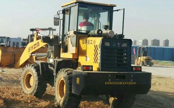 郑州发达铲车培训学校 - 装载机培训班
