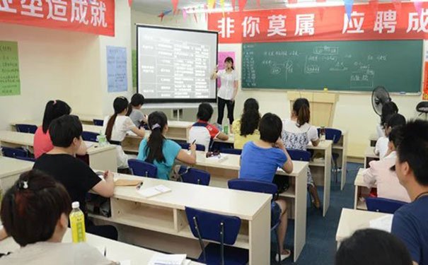 万州会计培训学校哪家好_学期学费_学校地址