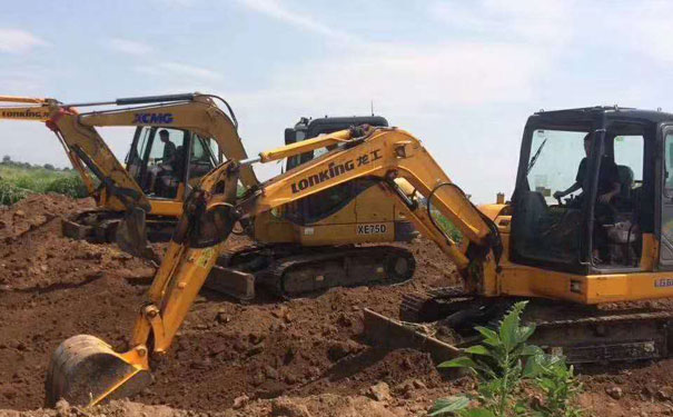 兰州现代挖掘机培训学校-挖掘机驾驶培训班